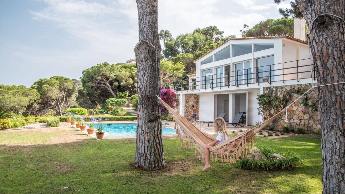 Sant Feliu de Guixols Villa | Luxurious Mediterranean villa in front of the sea overlooking the bay of Sant Pol.