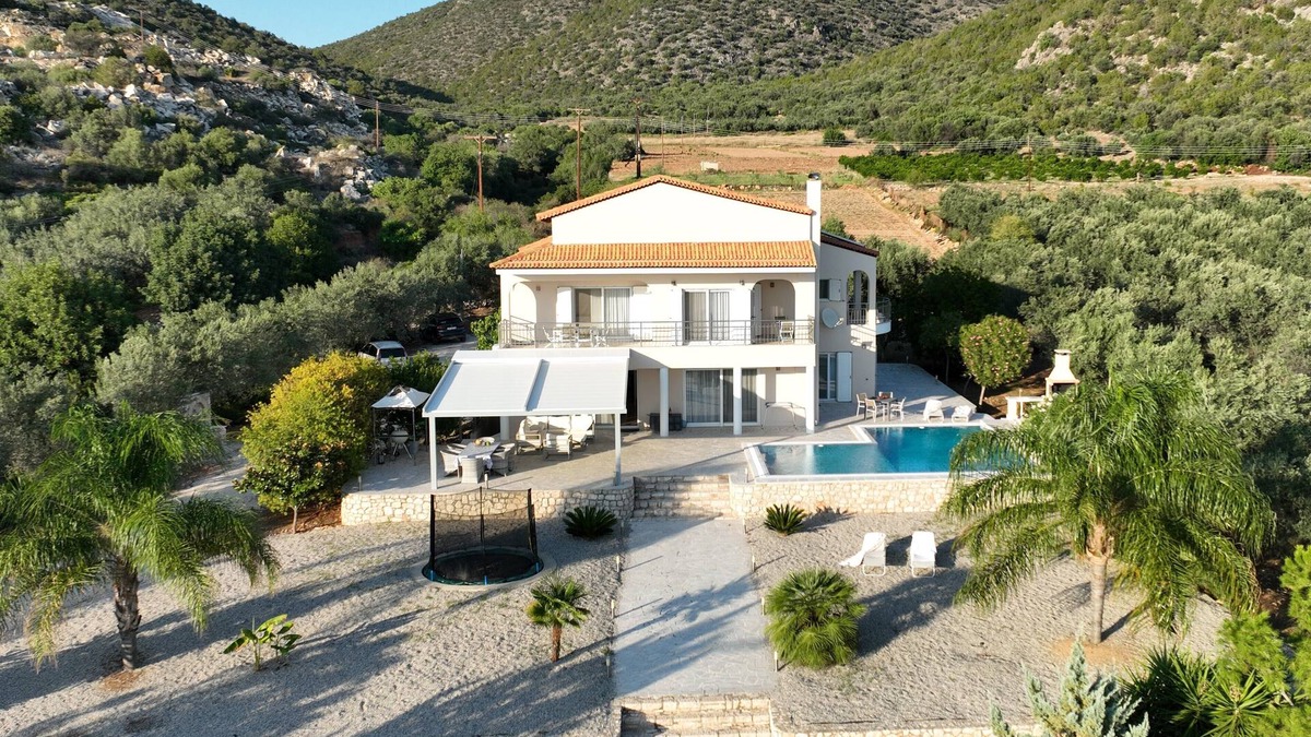 Kandia Villa | Luxurious Mediterranean Villa with Infinity Swimmingpool and Maximum Privacy