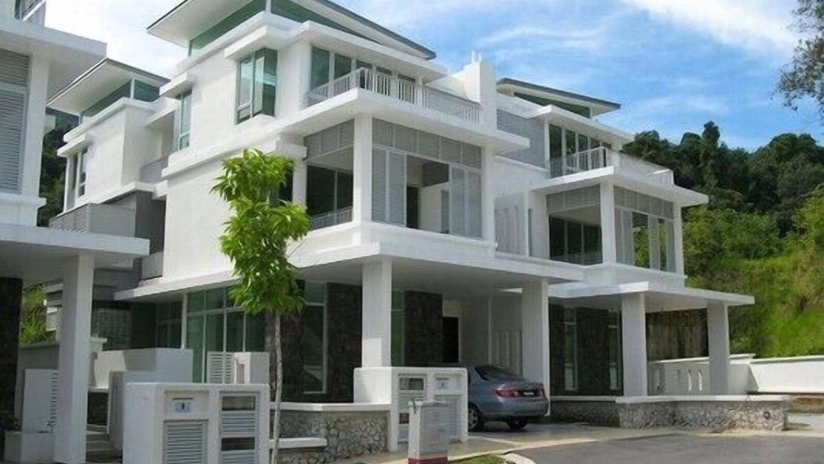 Batu Ferringhi Villa | Luxurious modern 3-storey Villa
