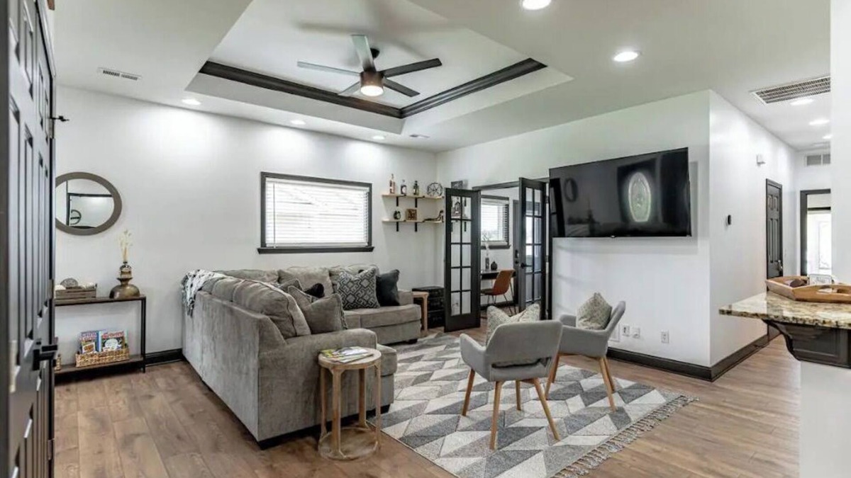 Elizabethtown House | ✸ Luxurious, Modern 3 BR only 1.8mi from Etown Sports Park ✸