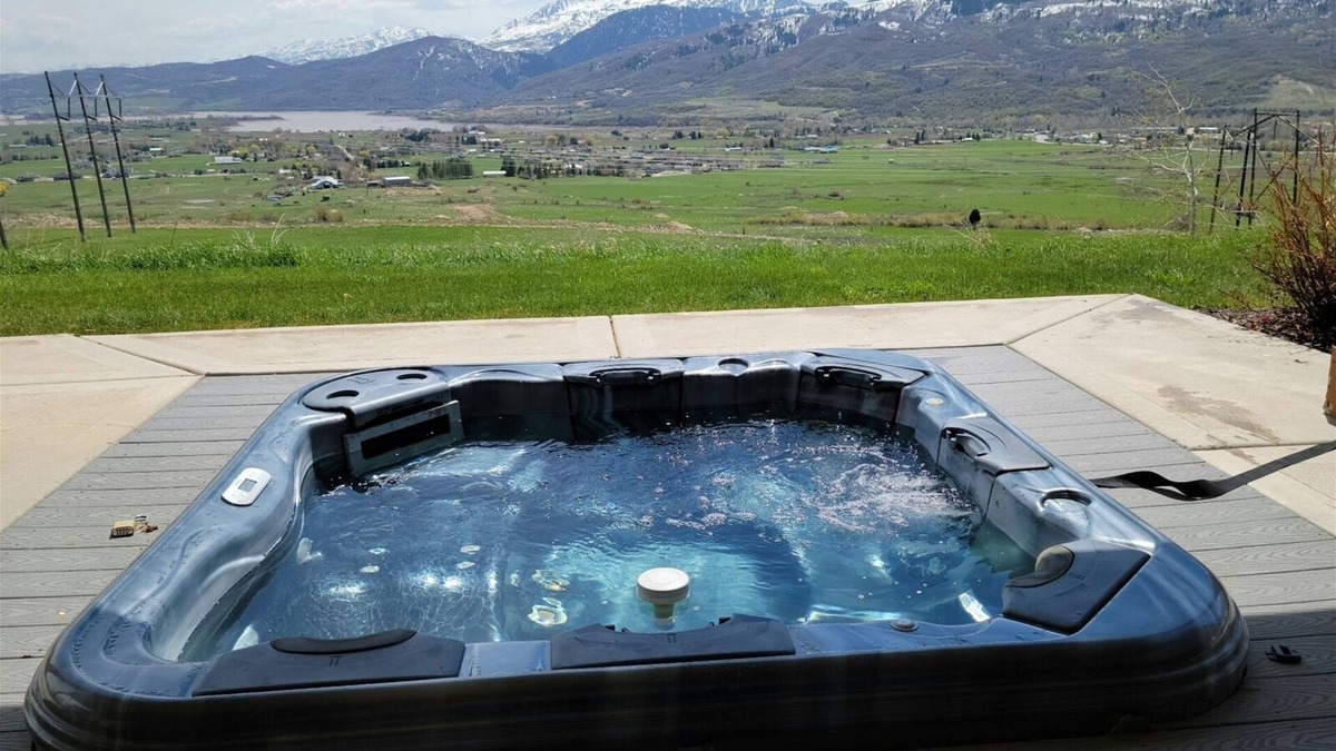 Eden House | Luxurious Mountain Home with 7 BRs private hot tub w amazing views | 7 Bed, 7 Bath