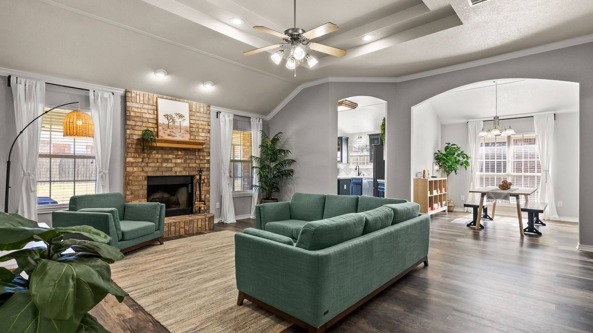 Killeen House | Luxurious MTZ Homes Modern Style
