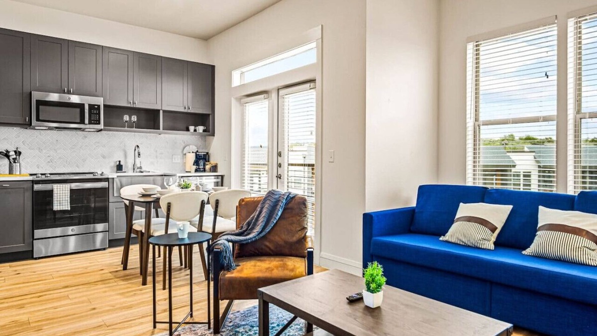 West Oak Hill Apartment | Luxurious New Unit|1Bd1Ba|Pool, Golf Sim