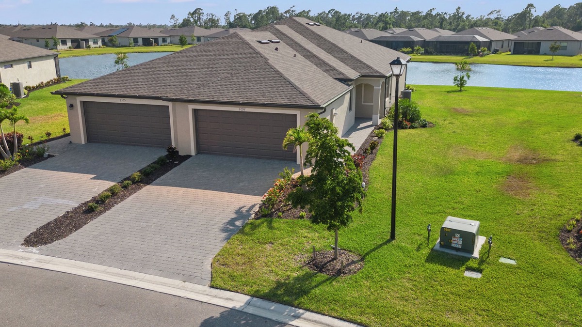 Port Charlotte House | Luxurious new villa with water view in Gated Community free wifi