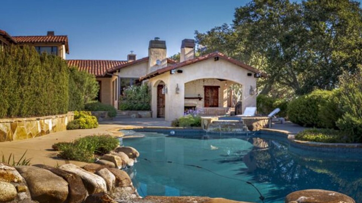 Monterey House | Luxurious & Peaceful 6 bedroom Home w/Pool - 5acre
