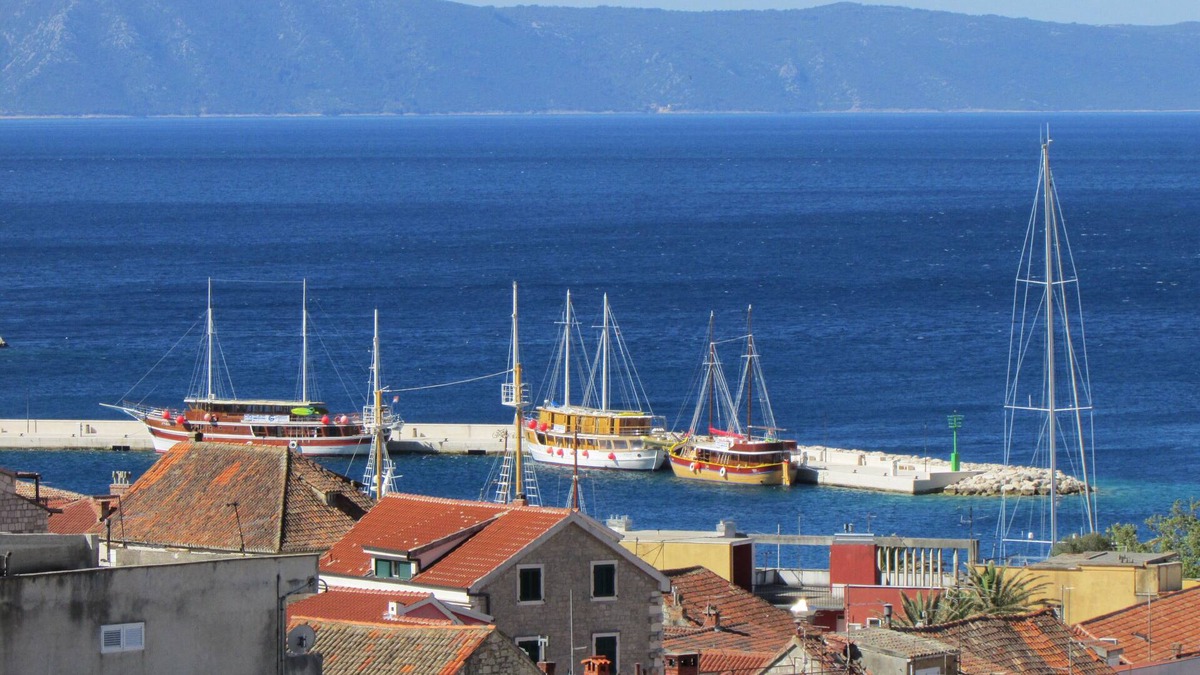 Gorinka Apartment | Luxurious penthouse style apartment, panoramic sea and mountain view