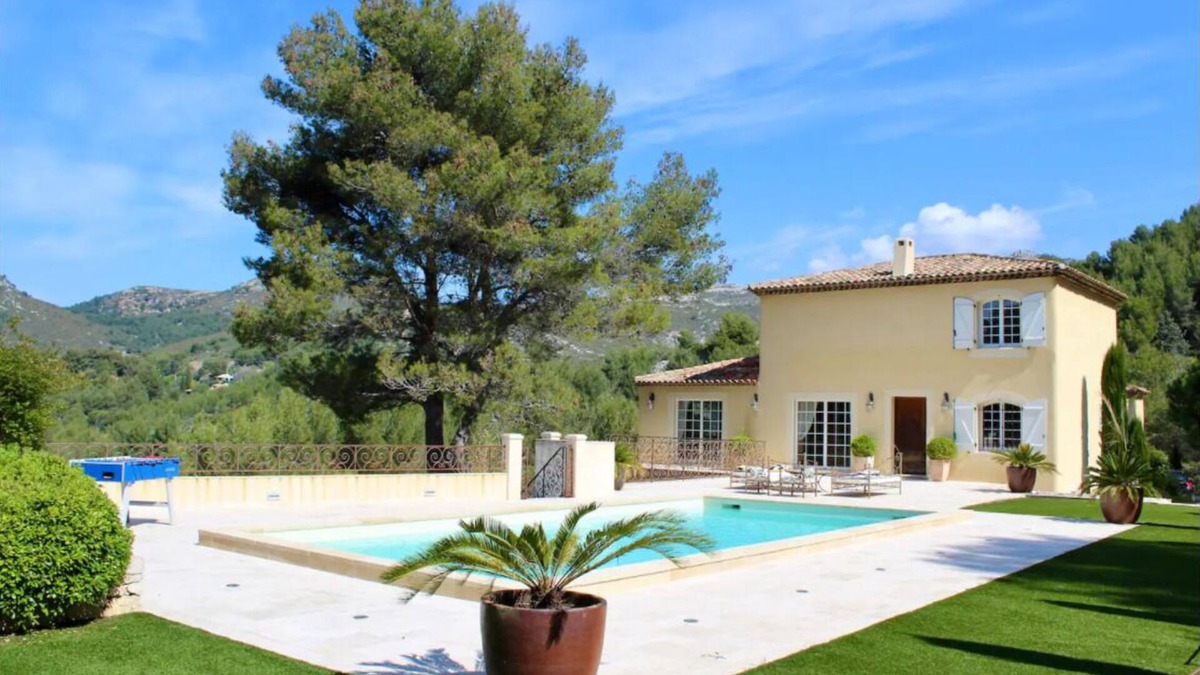 La Treille Villa | Luxurious Provencal Bastide of 350 M2