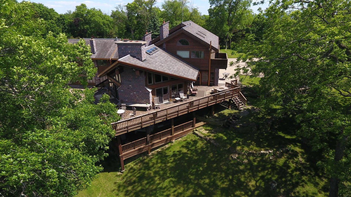 Elizabeth House | LUXURIOUS RANCH, 360 VIEWS, NEAR GALENA TER., 300 ACRES, TRAILS, PONDS, ANIMALS