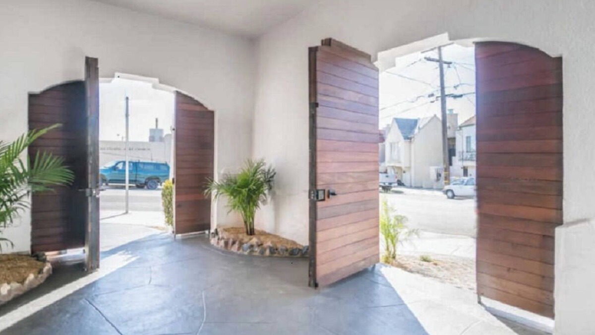 Silver Terrace Apartment | Luxurious retreat minutes from San Francisco airport and Chase center