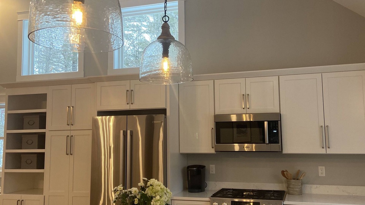 Center Conway House | Luxurious Riverfront Getaway. 8 miles-Cranmore, 15 miles-Attitash