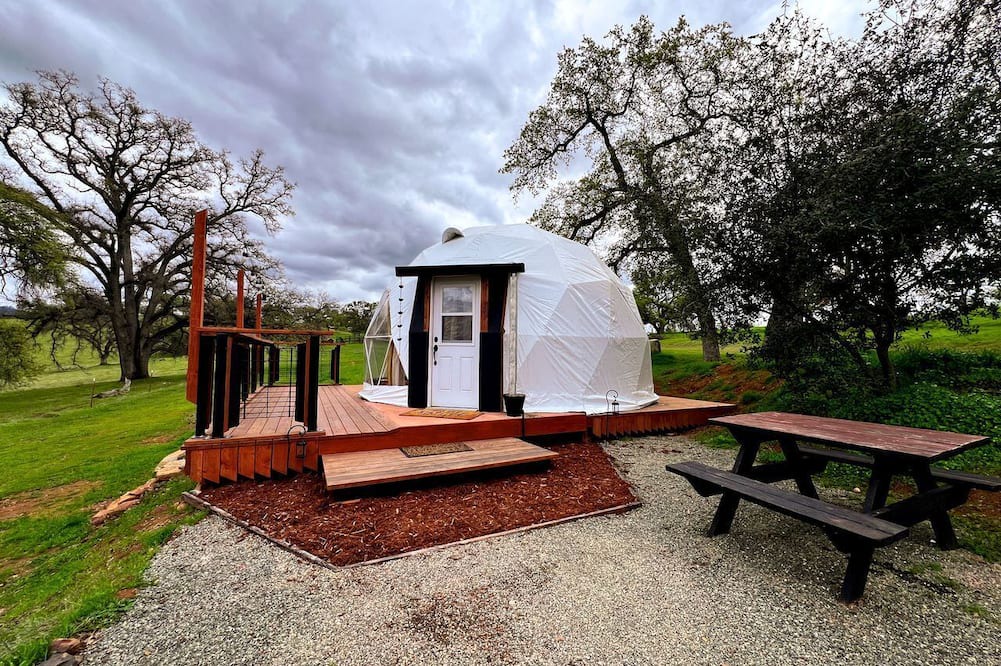 Wheatland RV Rental | Luxurious Rustic Dome with Private Deck and Picnic Table in California