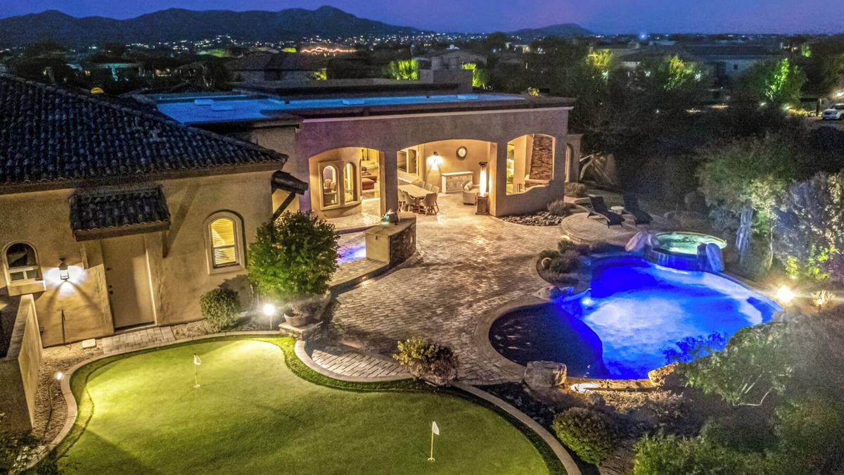 Mirabel Village House | Luxurious Scottsdale Oasis