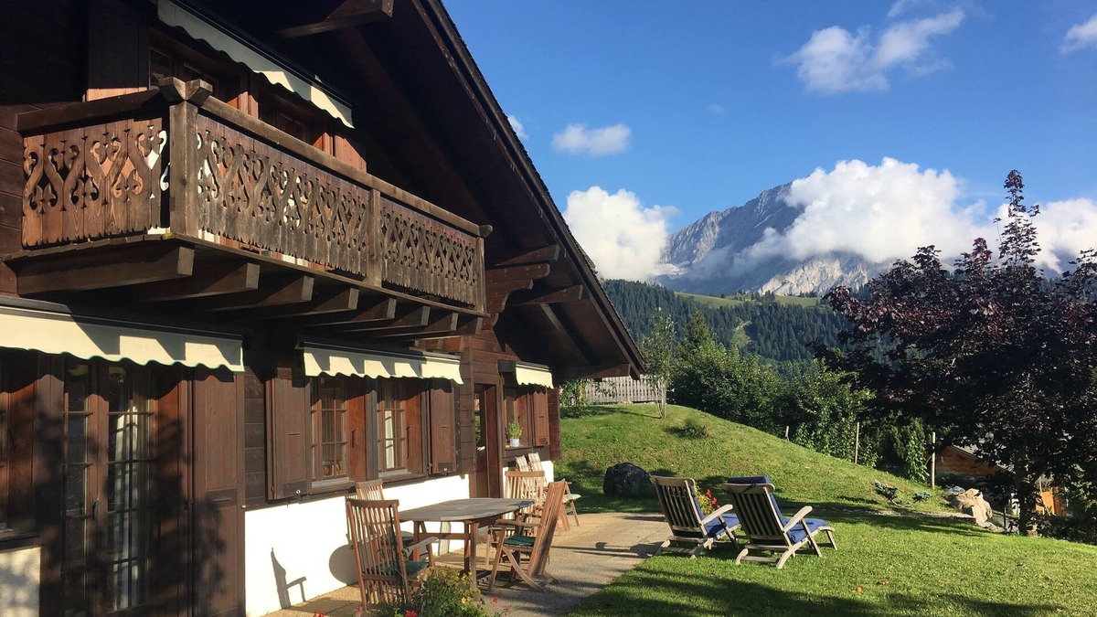 Barboleusaz Ski Chalet | Luxurious ski in/ski out classical Swiss mountain chalet with outstanding views