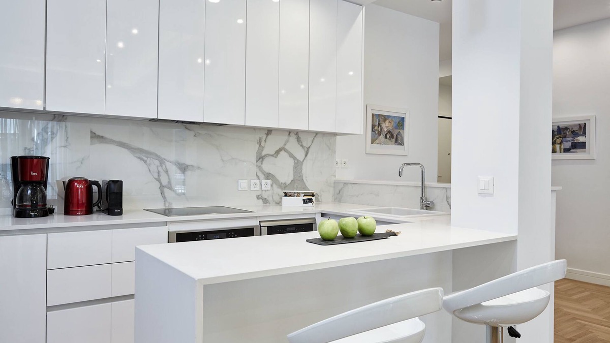Ilisia Apartment | Luxurious Spacious Apt next Hilton Area