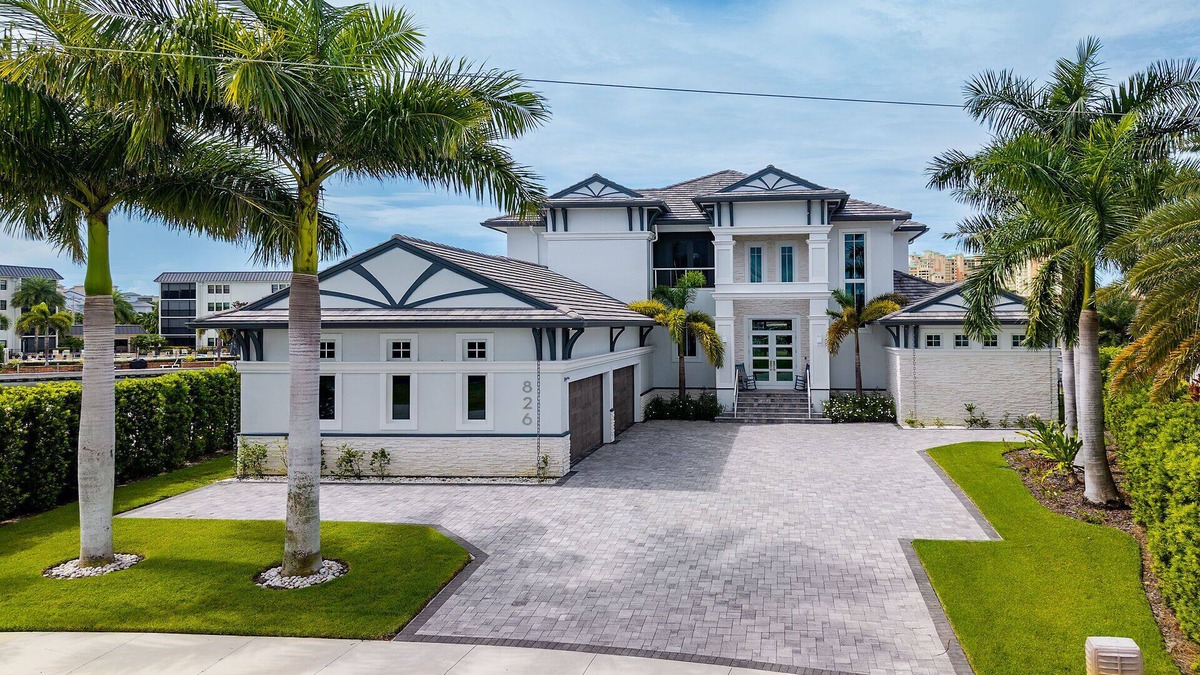 Marco Island House | Luxurious Spacious 6-bedroom, 8-Bath house on fantastic Marco Island