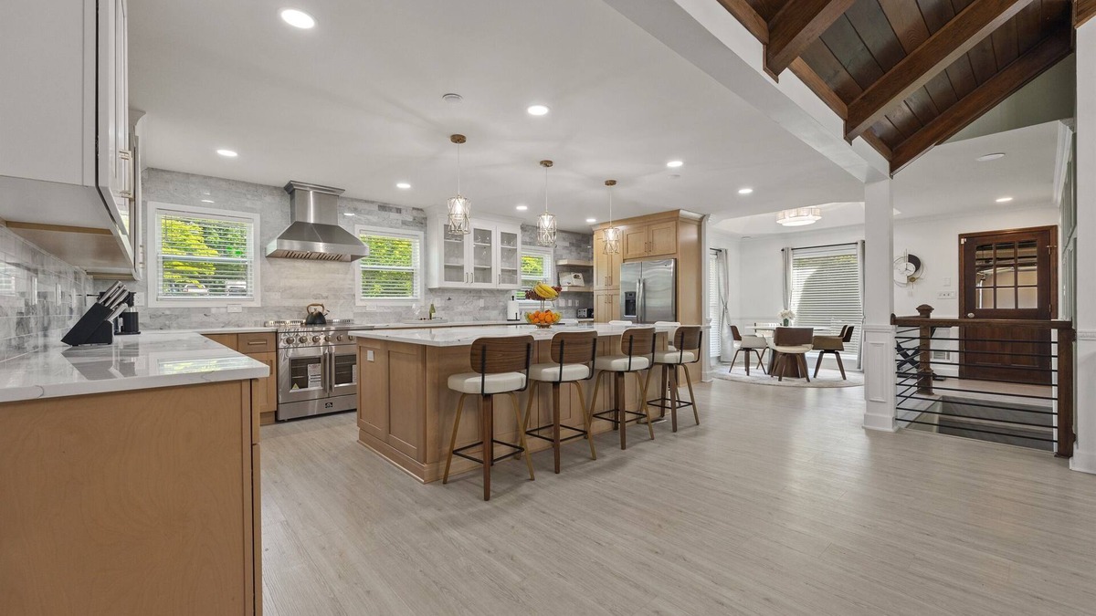 Smyrna House | Luxurious Stay, Pool, Hot Tub, Multifamily, Braves Stadium 3 miles