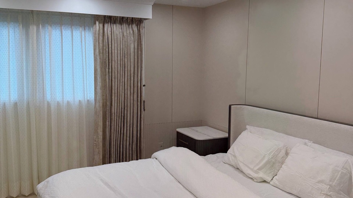 Falls Church House | Luxurious Townhome Near Metro, Tysons Malls, and DC Attractions