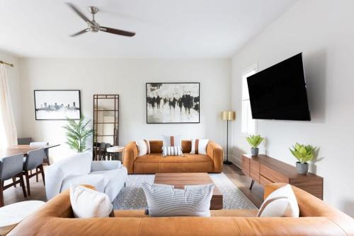 Germantown House | Luxurious Twin Homes with Rooftop Decks