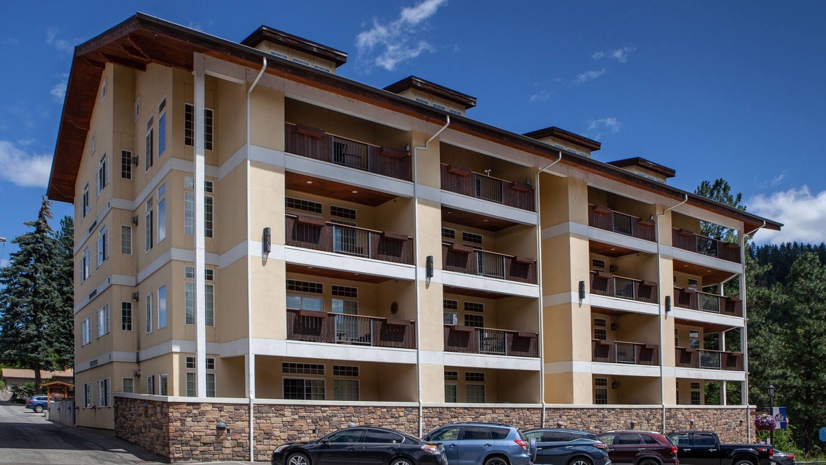 Leavenworth Condo | Luxurious Two-Story Penthouse Condo W/Private Patio & Breathtaking Mtn Views