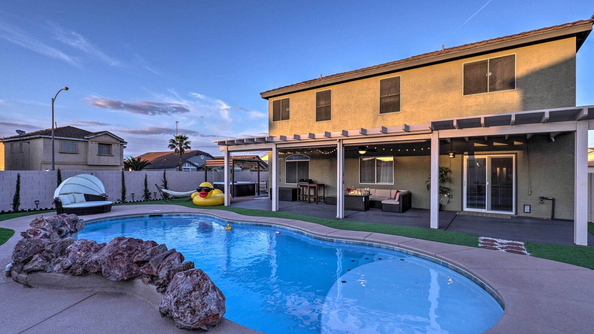 McCullough Hills House | Luxurious Vegas Digs: Hot Tub, BBQ, Cabana & More!