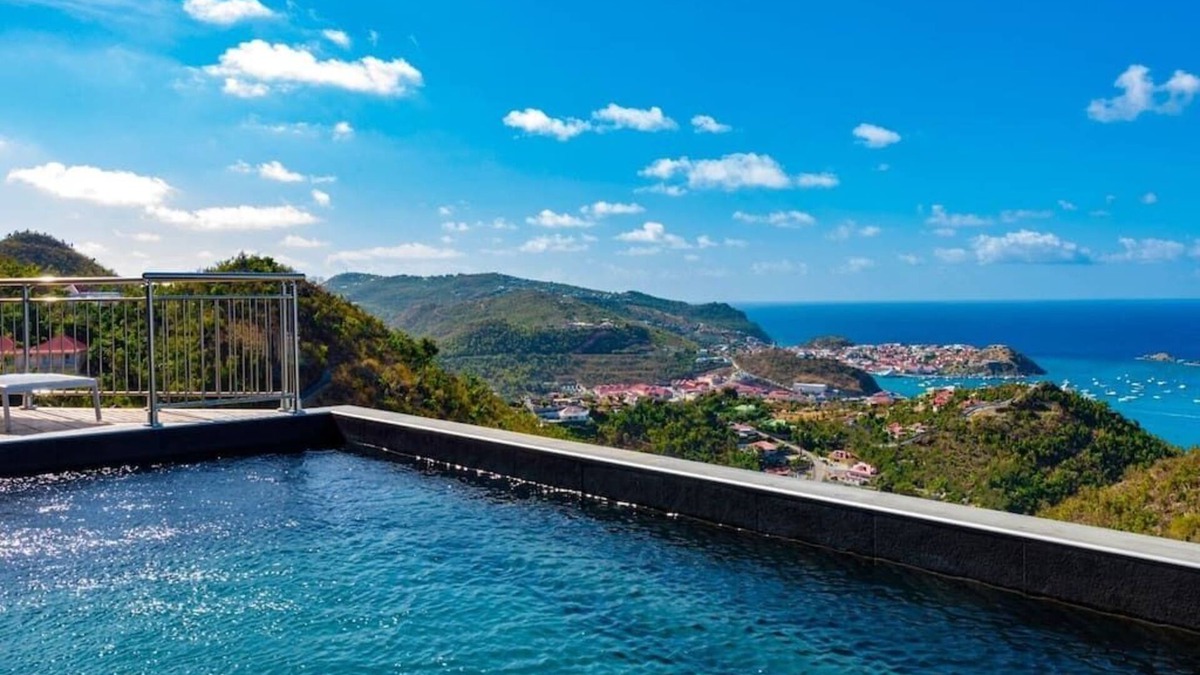Terre Neuve House | Luxurious Villa Angelo, Sunset Cruise, WIFI, Pool