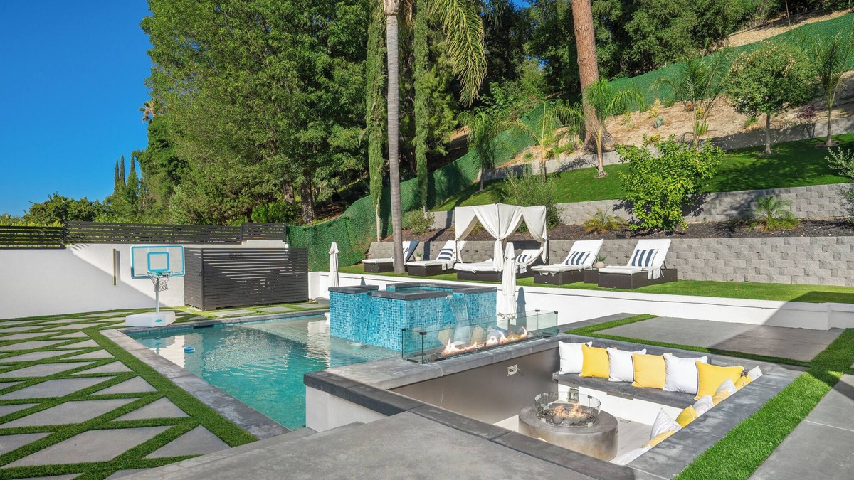Woodland Hills House | Luxurious Villa in Woodland Hills
