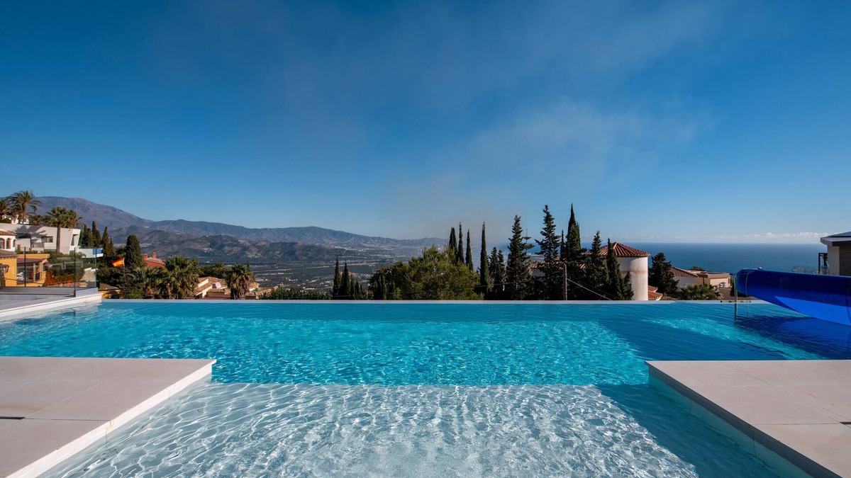 Salobrena Villa | Luxurious Villa Oro with Infinity Pool and Panoramic View