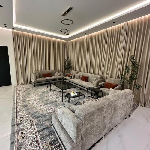 Al Qassim Ski Chalet | Luxurious villa with three bedrooms, cinema and swimming pool