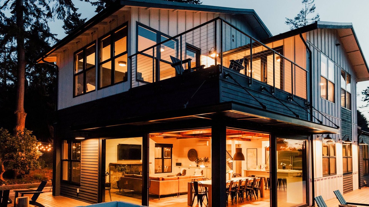 Greenbank House | Luxurious waterfront home with water views, full kitchen, & WiFi
