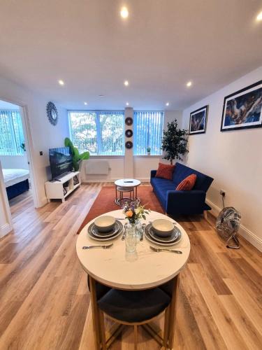 Gravesend Apartment | Luxuriously Cosy 1 Bed Flat at Trinity Point Gravesend, Suitable for Long Stay and Short Stay
