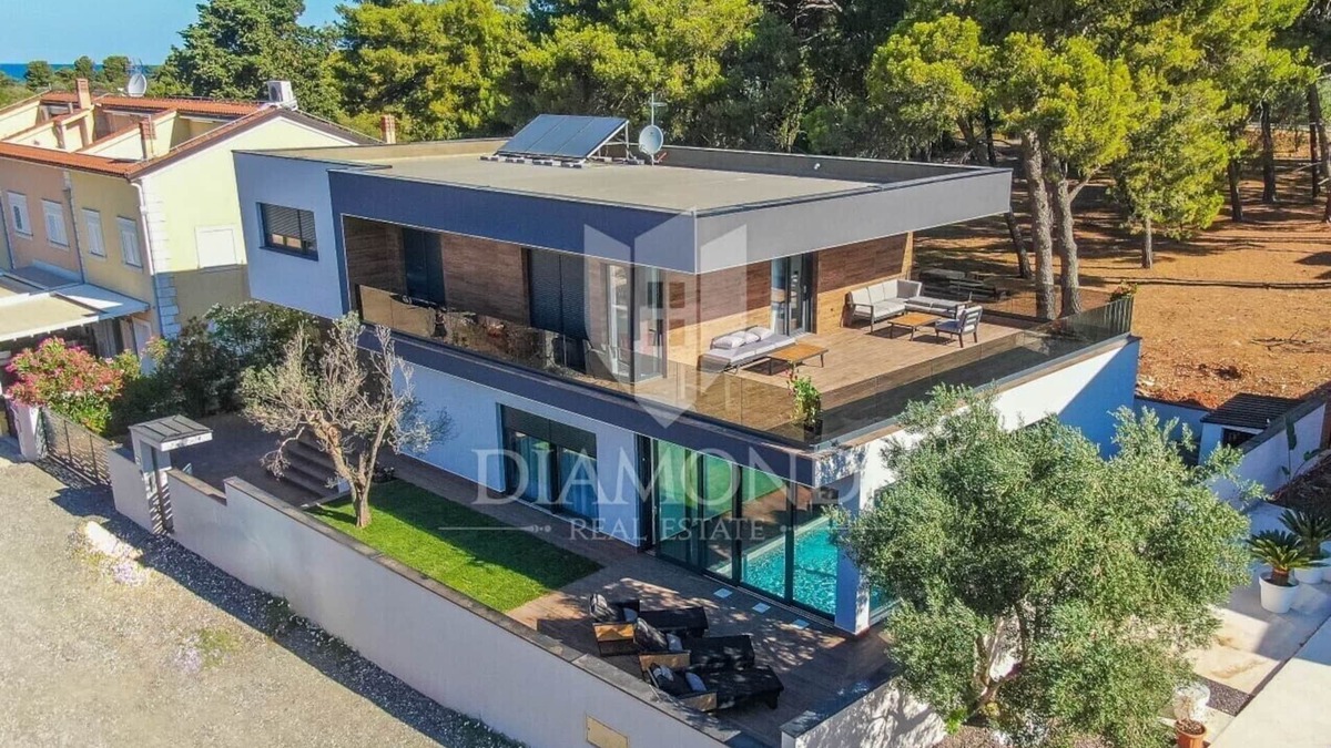 Fazana Villa | LuxuriousVilla , sauna, sea view, 200 m from the beach