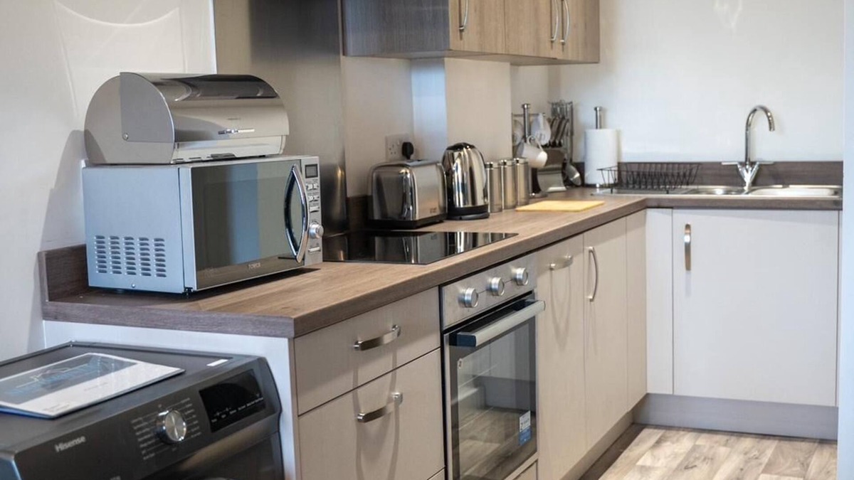 Bury Apartment | luxury 1 bedroom 1 bathroom apartment