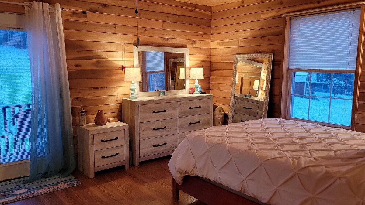Clear Creek Apartment | Luxury 1-bedroom apartment on a lavender farm