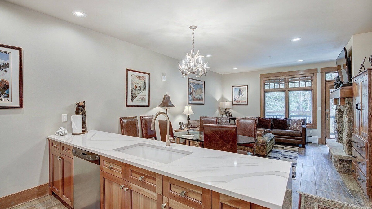 River Run Condo | Luxury 1-Bedroom Ski-In Out Condo with Slopeside Heated Pool, No cleaning Fee by RedAwning