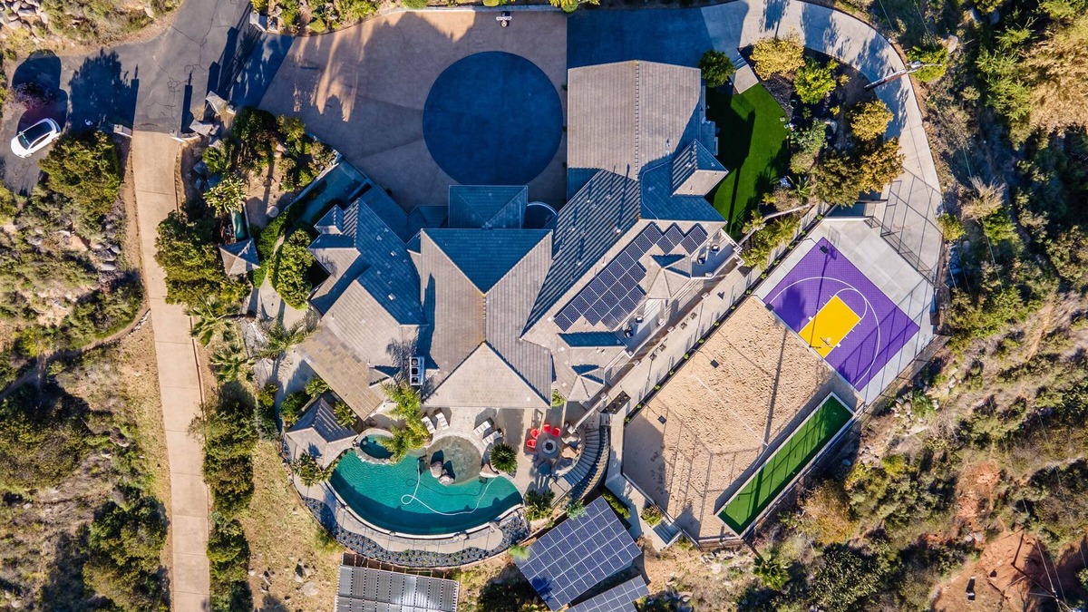 Lake Hodges House | LUXURY 10,000 Sq FT DREAM HOME: MOVIE THEATER/POOL/GAME RM/VOLLEYBALL/BASKETBALL