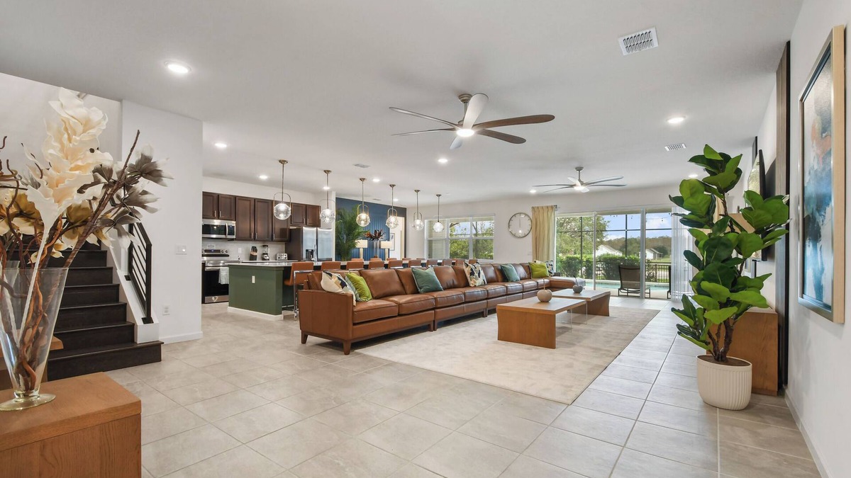Kissimmee House | Luxury 15-Bedroom home with Pool, Spa, Theater & Near Theme Parks