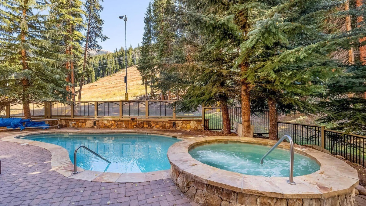 River Run Condo | Luxury 1BR Lone Eagle ski-in, ski-out condo w/- hot tub & heated pool!