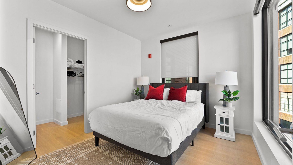 Fort Point Apartment | Luxury 1BR Next to Broadway 3519