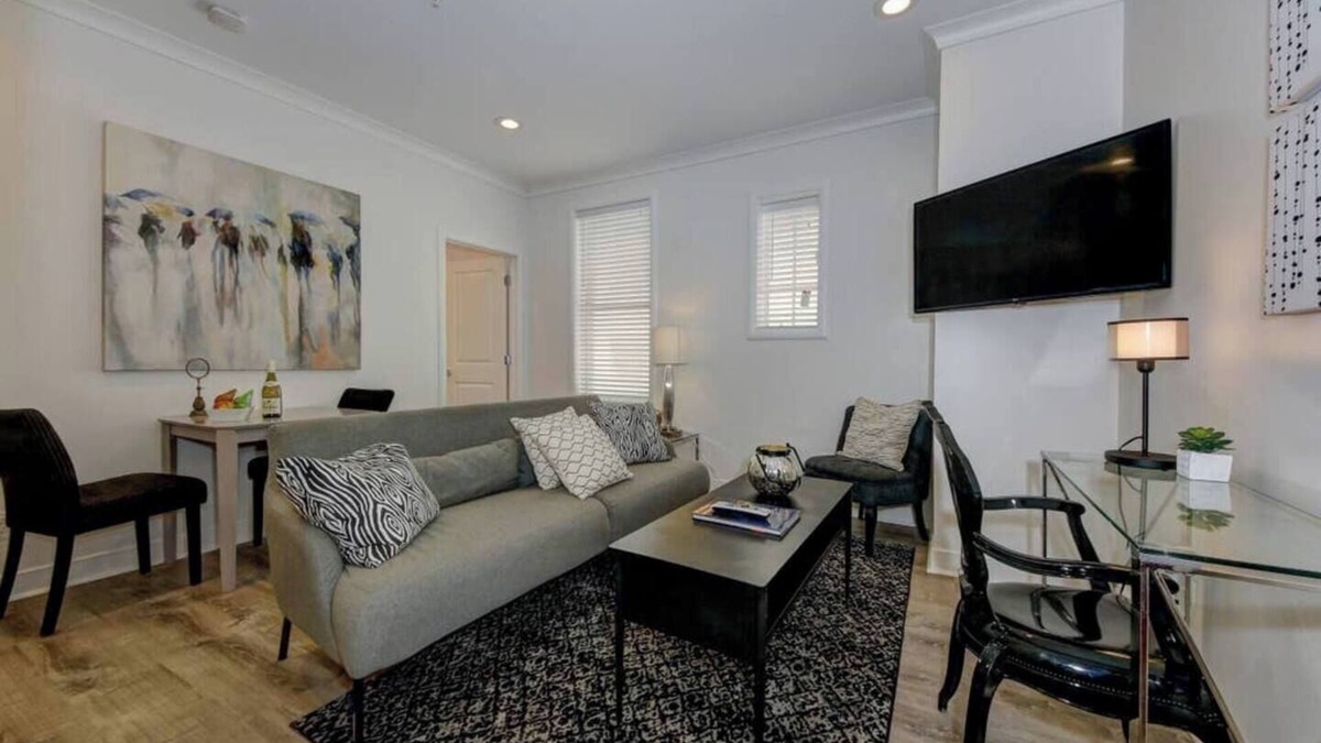 Dupont Circle Bed & Breakfast | Luxury 1BR Suite 1 Dupont/Kalorama