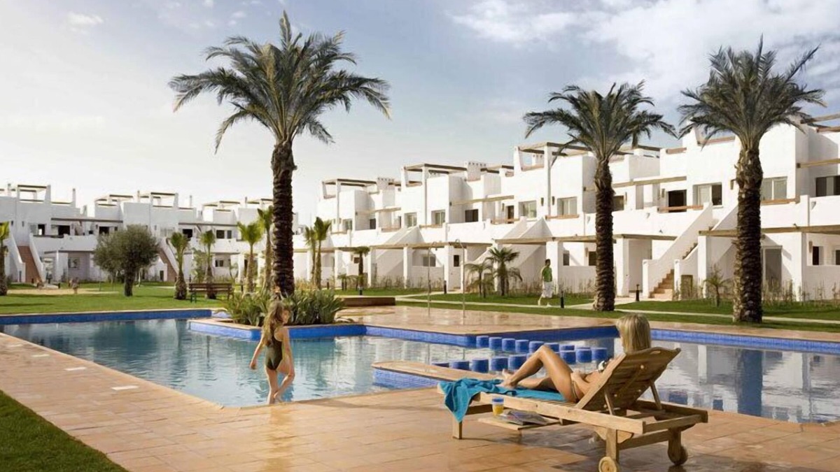 Alhama de Murcia Apartment | Luxury 2 bed apartment on 5 star Jack Nicklaus golf course and family resort.
