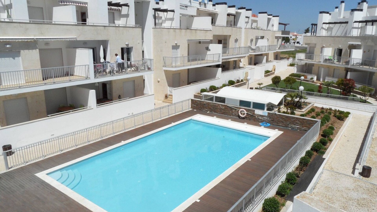 Santa Luzia Apartment | Luxury 2-Bedrooms Apartment, Air Conditioning, In/Out Pool, BBQ, Wifi, Parking