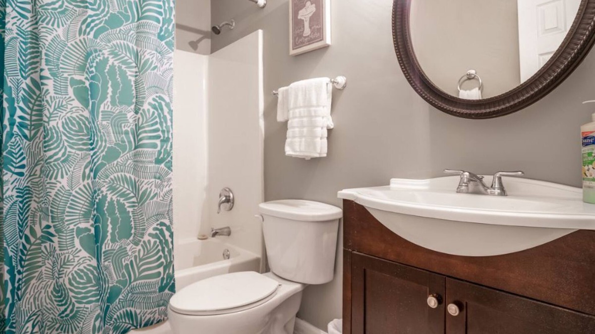 Church Street House | Luxury 2-bedroom 1- full bath 10 mins from Atlanta Airport