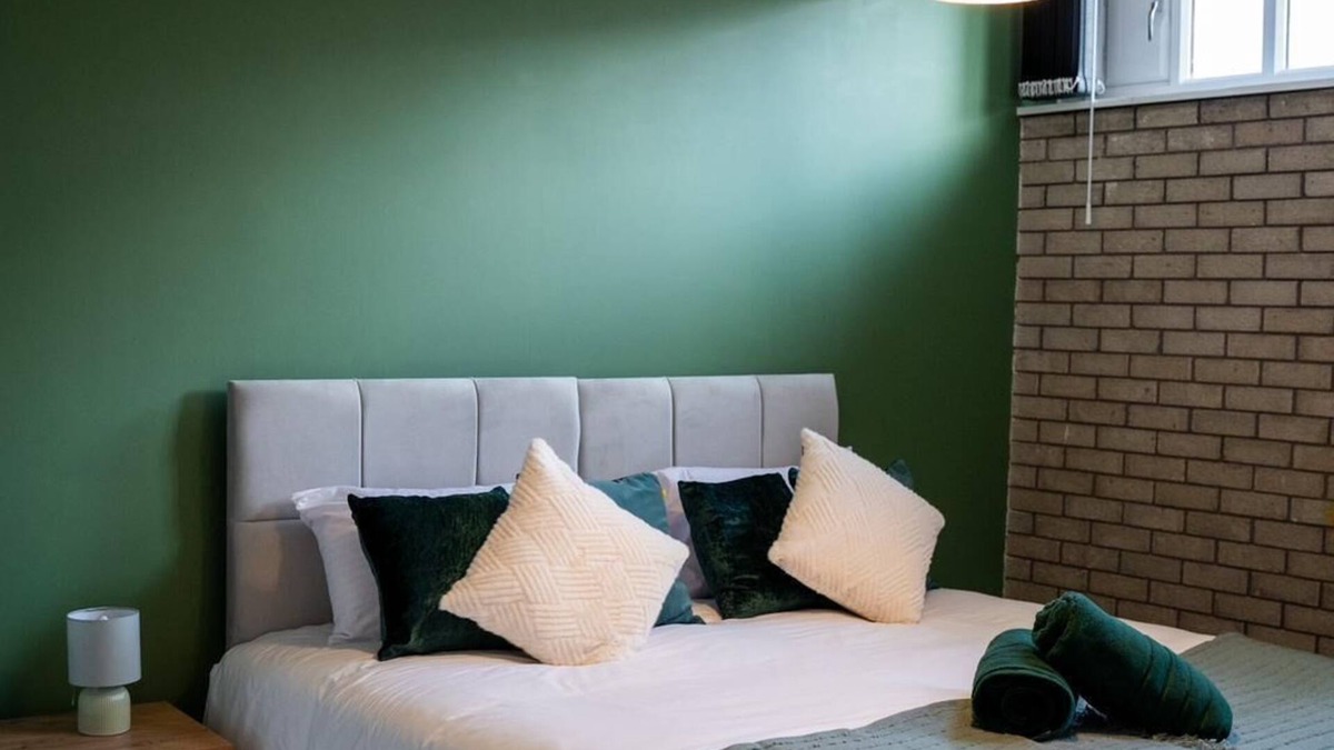 Bury Apartment | Luxury 2 bedroom 2 bathroom Apartment