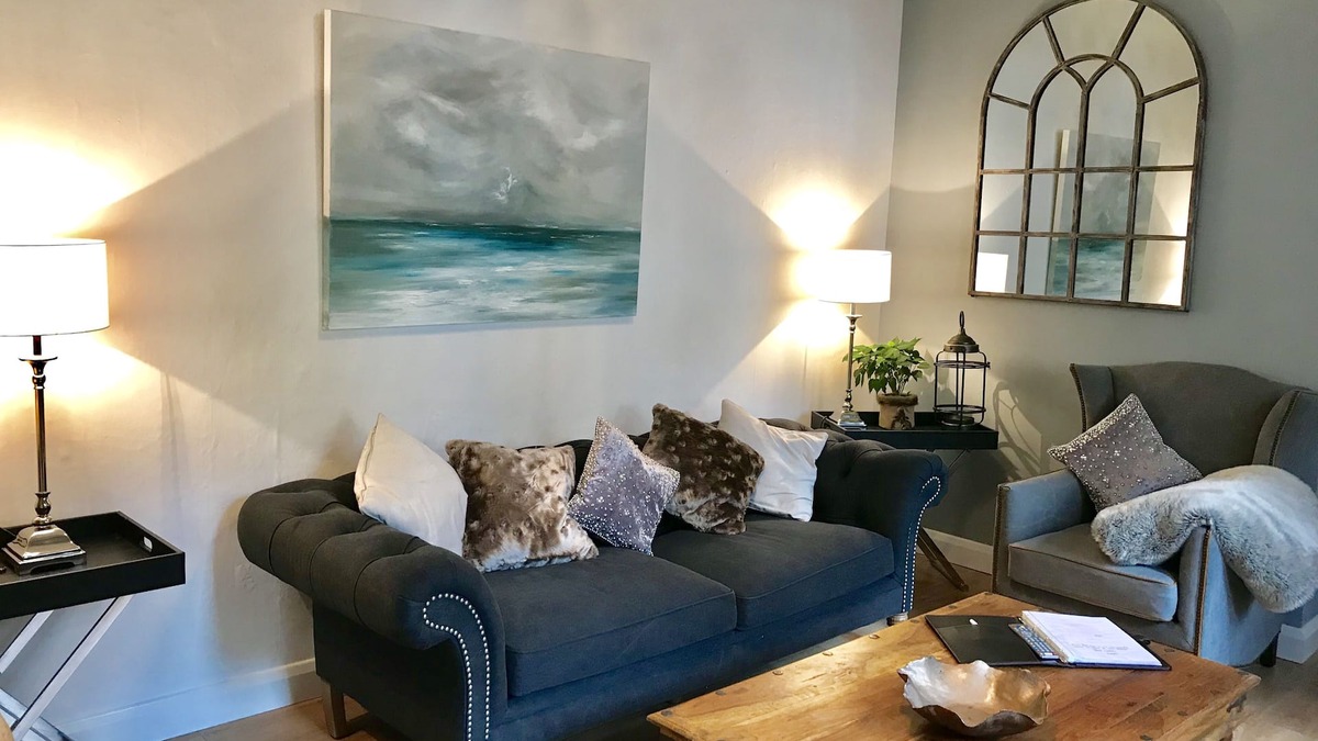 Sheffield Apartment | Luxury 2 bedroom ground floor apartment near Peak District