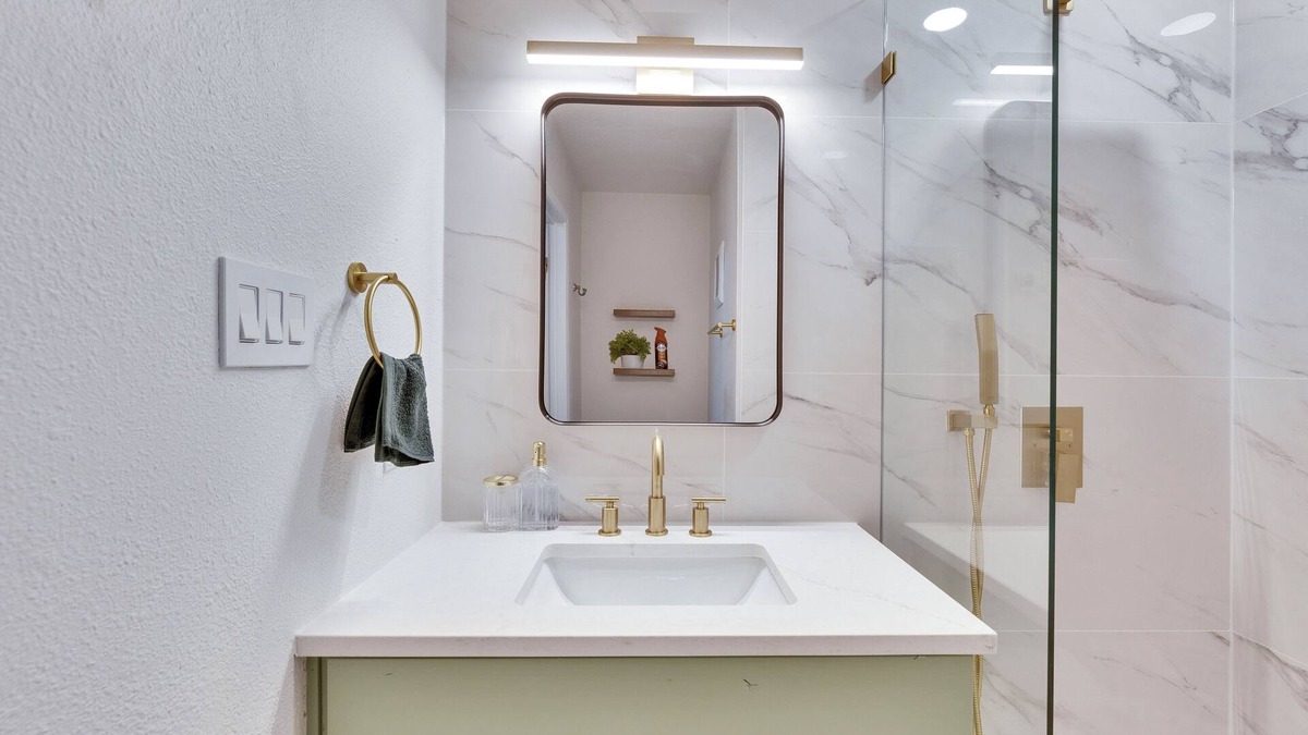 North Burnet House | Luxury 2BD/2.5BA Near The Domain with POOL