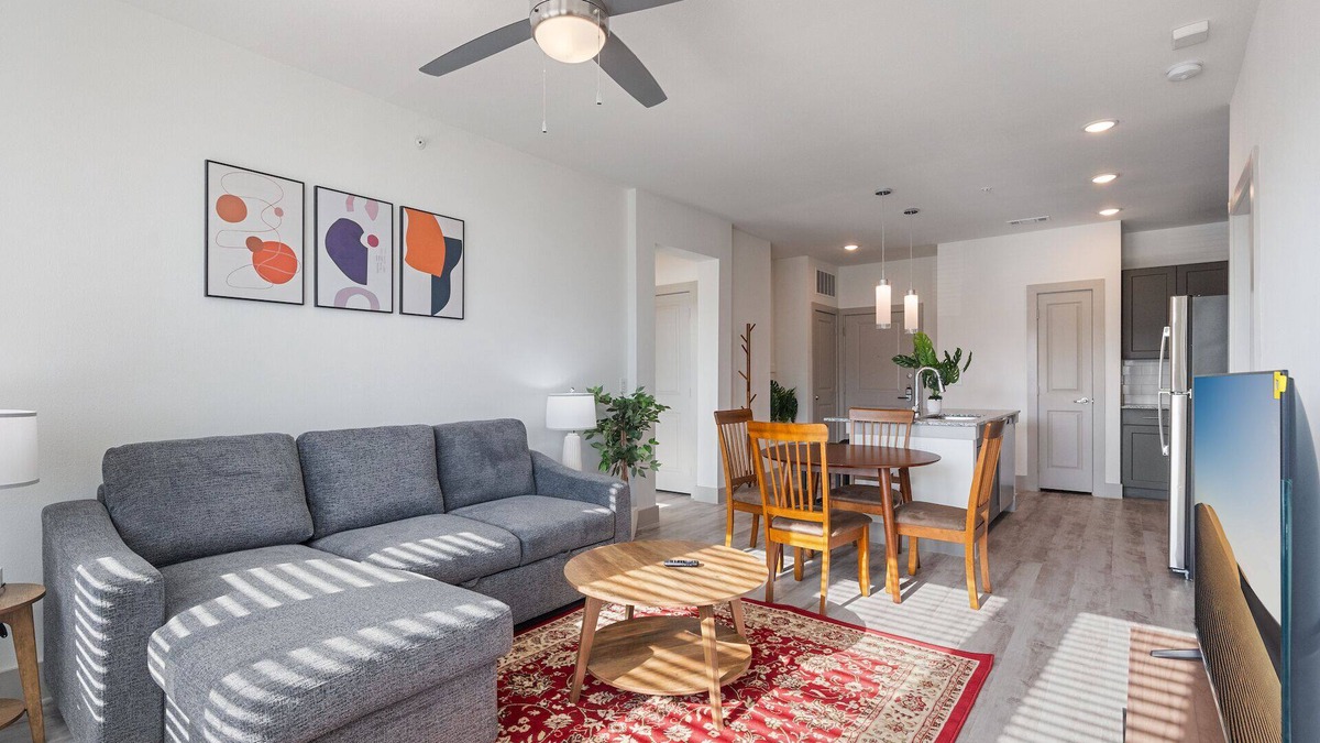 Vista Del Pueblo Apartment | Luxury 2BD/2BA Next to Airport 3689