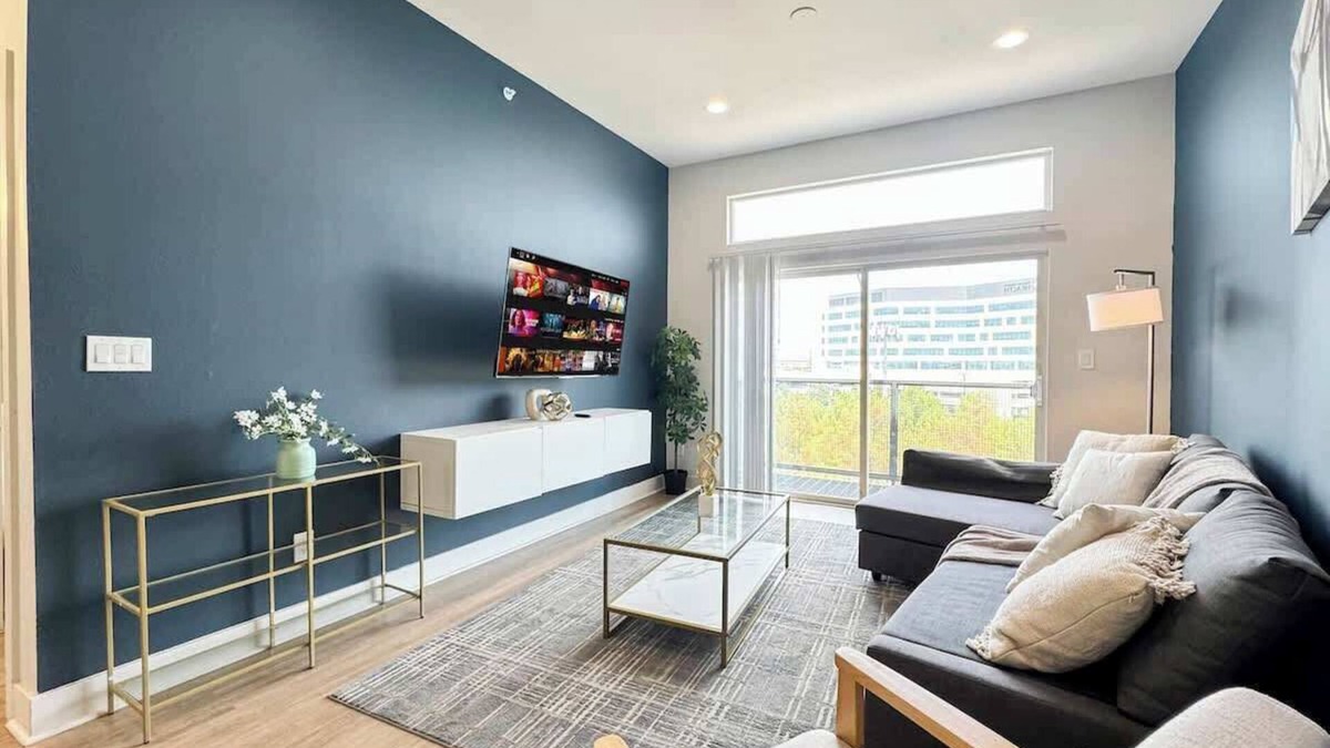 Deep Ellum Apartment | Luxury 2BD | Deep Ellum | Free Parking | Pool+Gym
