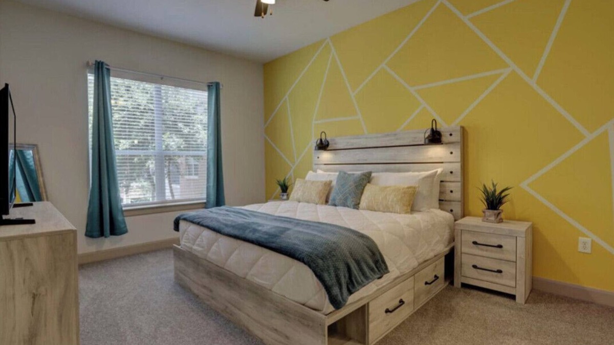 Braeswood Place Apartment | Luxury 2BD w/pool. 5 min walk to NRG Stadium. 10 min Dr to Downtown Houston!