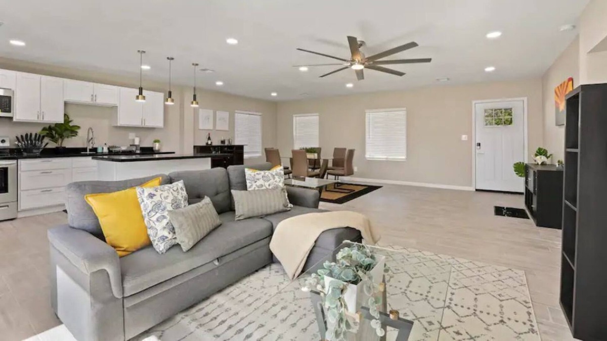 Midtown House | Luxury 2BR perfect for relaxing family getaway