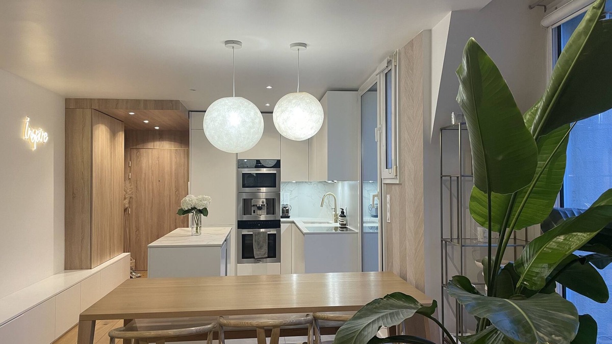 Les Halles Apartment | Luxury 3 bed/3 bathroom with terrace near the Louvre